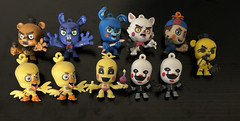 JUST TOYS INTL 2015 FIVE NIGHTS AT FREDDYS BACKPACK HANGERS LOT OF 11 FIGURES