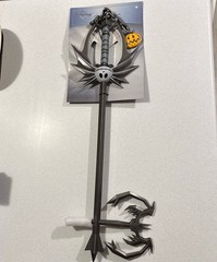 Disney’s Kingdom Hearts Pumpkinhead Keyblade prop Spirit Halloween Exclusive