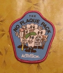 👀🕹 ~ Atari Video Game Vintage 80’s Activision Award Patch – Plaque Attack ~