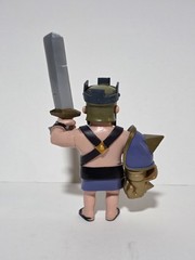 Clash of Clans 4.5″ Barbarian Vinyl Figurine With Sword, Unbranded
