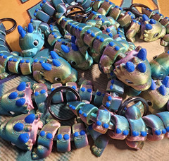 3D PRINTED LONG DRAGON FIDGET KEYCHAIN NOSTALGIA FUN FOR ALL ARTICULATED KID TOY