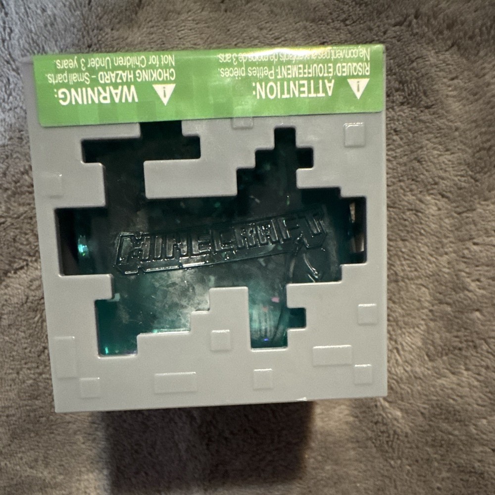 Just Toys Intl. Viral Teal Minecraft Jelly Cubes Collectible Cube