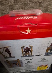 OFFICIAL FALLOUT NUKA COLA T51 b POWER ARMOUR 4 WAY USB HUB NEW SEALED GAMESTOP