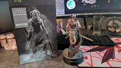 ThinkGeek Exclusive, Elder Scrolls V: Skyrim Dragonborn Statue – Modern Icons #4