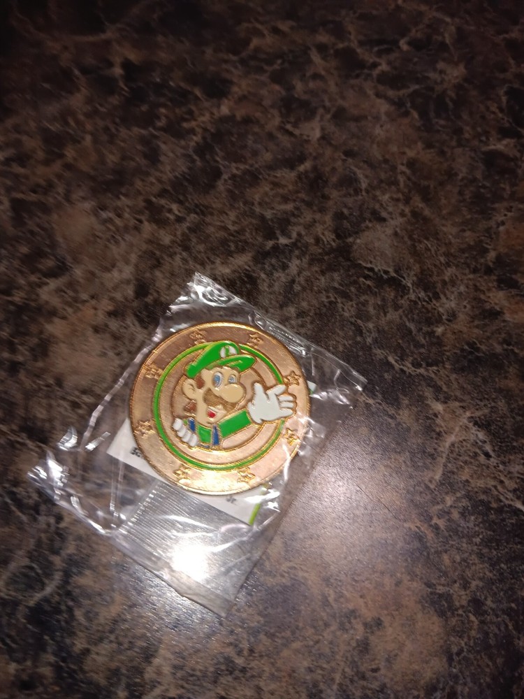Luigi Super Mario Wonderball Coin Nintendo Frankford Candy Collectible