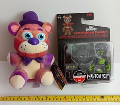 FIVE NIGHTS AT FREDDY’S FNAF TIE DYE FREDDY PLUSH + PHANTOM FOXY SNAPS FUNKO FIG
