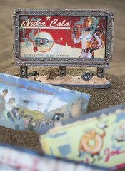 Fallout Desktop Switchable Billboard Series 2 Sign Figure Resin Statue Bottle