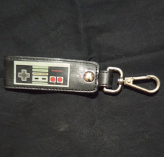 Nintendo NES Controller Design Key Chain Strap w/ Metal Clip – Black