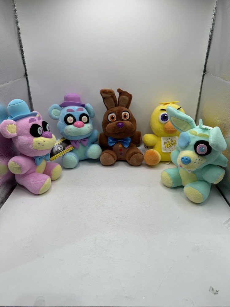 Five Nights at Freddy’s Plush Lot Of 5 Helpy Bonnie Bunny Chica Foxy Plushes NWT