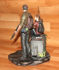 The Last of Us Post Pandemic Edition Joel & Ellie Statue PS3 Rare