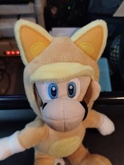 Sanei Super Mario 3D Land Kitsune Tanooki Luigi 9″ Plush New w/ Tags