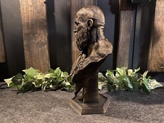 GOD OF WAR KRATOS STATUE 10 INCHES