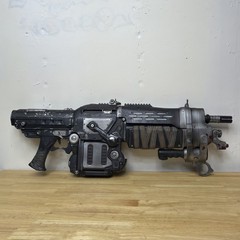 Official Gears Of War 3 Bloody Retro Lancer Neca Weapon Replica Missing Knife