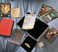 EverQuest II Collector’s Edition Tin Set w/ Art Book Complete.