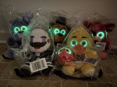 Five Nights at Freddy’s 8” Plush GLOW Eyes 2025 Jazwares FNAF COMPLETE SET of 5