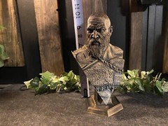 GOD OF WAR KRATOS STATUE 10 INCHES