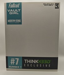 NEW Fallout Modern Icons Vault Girl 9-Inch Statue #7 – ThinkGeek Exclusive