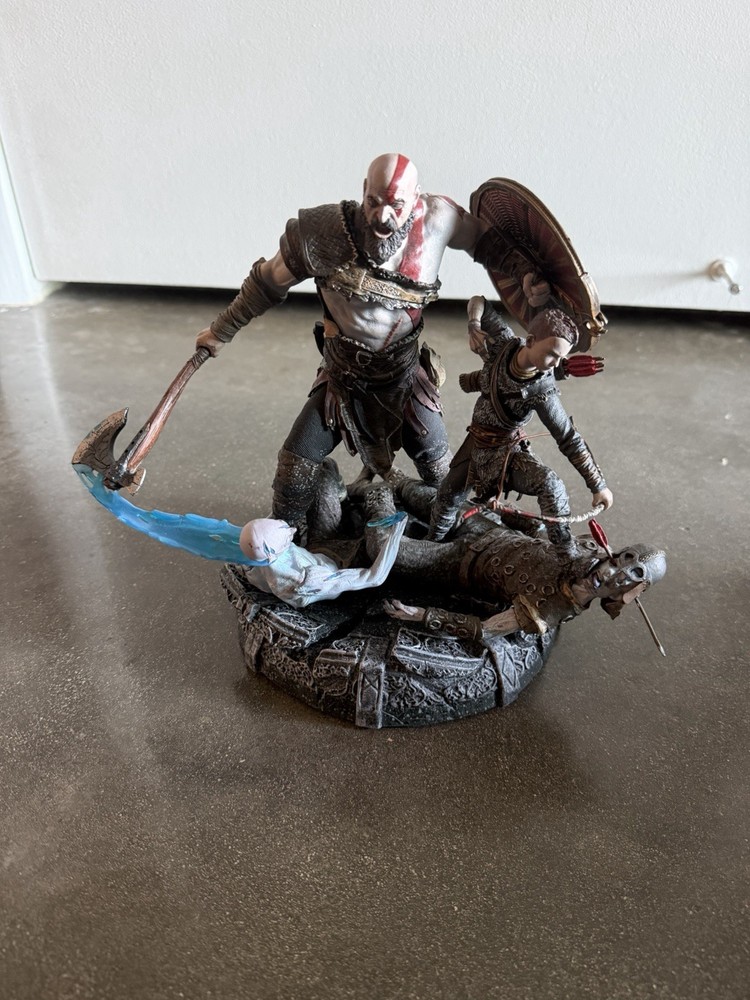 God of War Collector’s Edition Kratos and Atreus Statue
