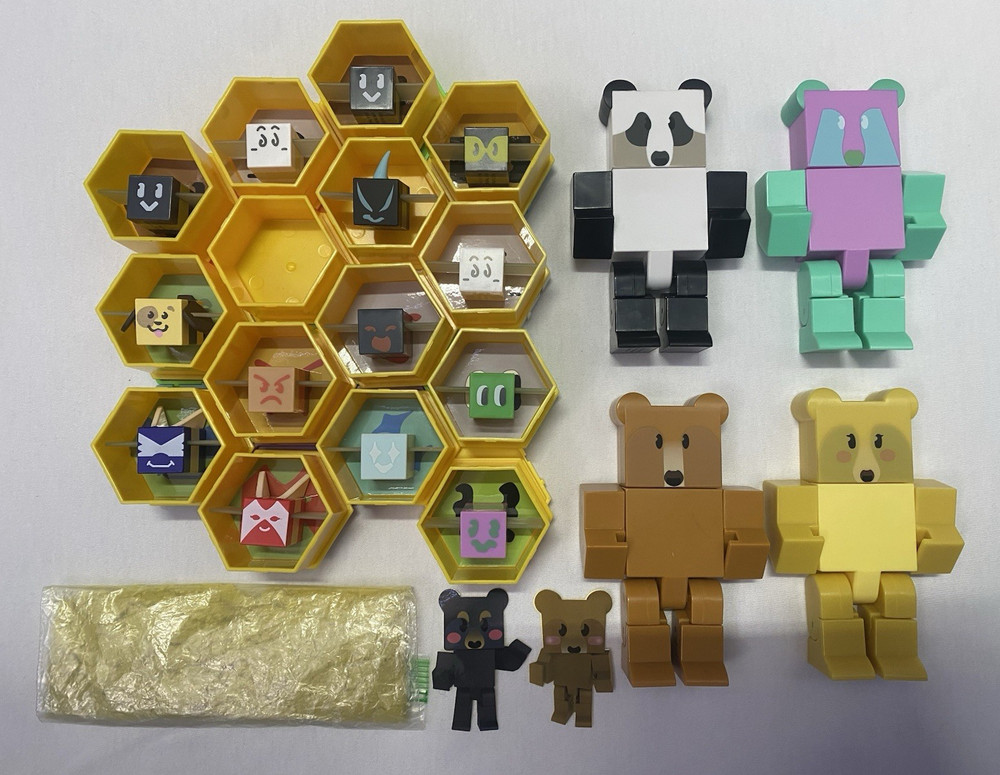 Bee Swarm Simulator Toy Lot of 14 Bees & 4 Bears Roblox PhatMojo BearBee 2022