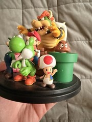 2010 Club Nintendo Super Mario Brothers Figurine Scene Statue