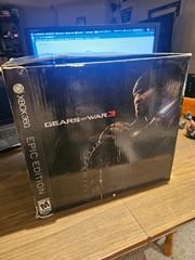 EPIC Games Microsoft GEARS OF WAR 3 Marcus Fenix Statue in box w/ Lancer