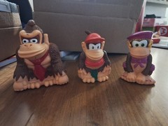 Donkey Kong Diddy And Dixie Nintendo Power Mail Away Figure Set