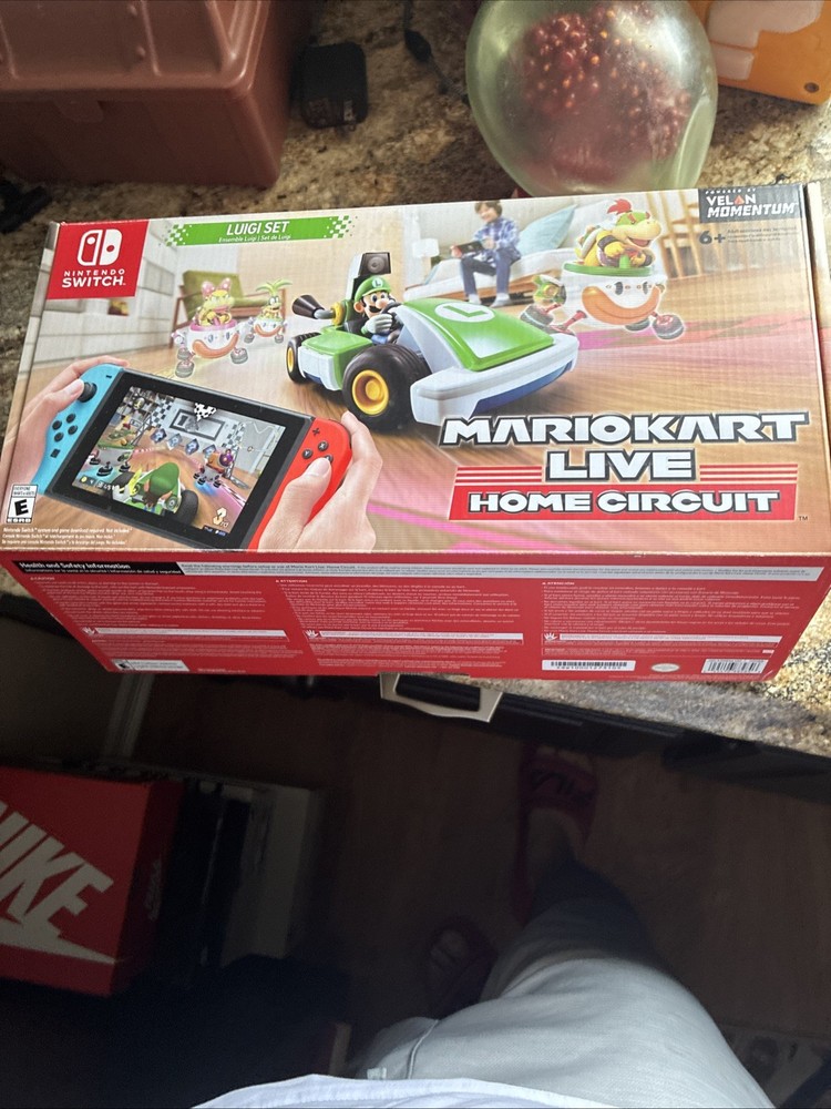 Nintendo Mario kart- live home circuit Luigi set