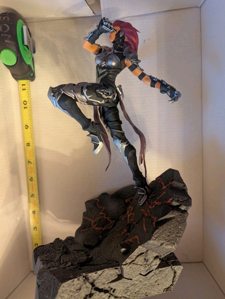 💥 DARKSIDERS III 3 FURY Figurine 11’ Figure Statue THQ Nordic Whip broken