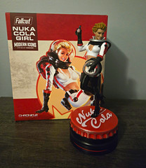 Chronicle Collectibles Fallout Modern Icons Nuka Cola Girl Statue