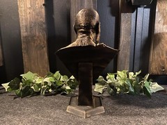GOD OF WAR KRATOS STATUE 10 INCHES