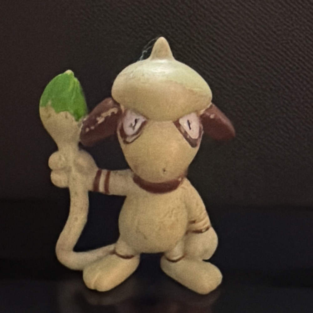 Vintage TOMY Smeargle Pokémon Character Figure G4F5J from Pokémon Series