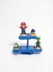 Super Mario Bros. Mario & Luigi Display Stand Diorama Platform