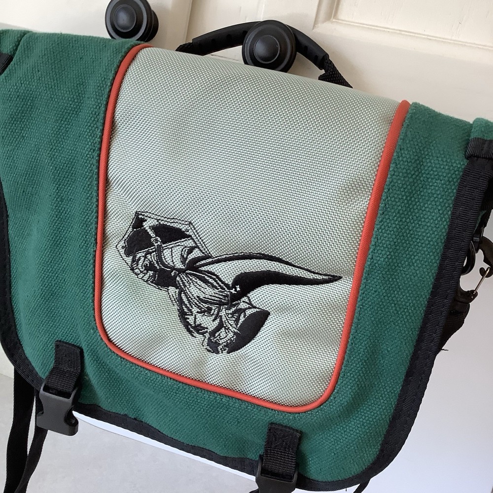 Legend of Zelda Video Game Messenger Bag Wii Nintendo Authorized Brand 2007 EUC!