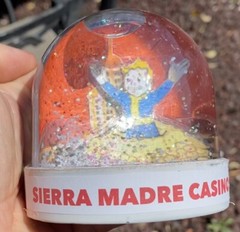 Fallout: New Vegas Snow Globe – Sierra Madre Casino (Dead Money)