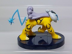 Raikou Pokemon Zukan 1/40 Scale Figure Tomy 2005 Gashapon Japan S03 2.3in