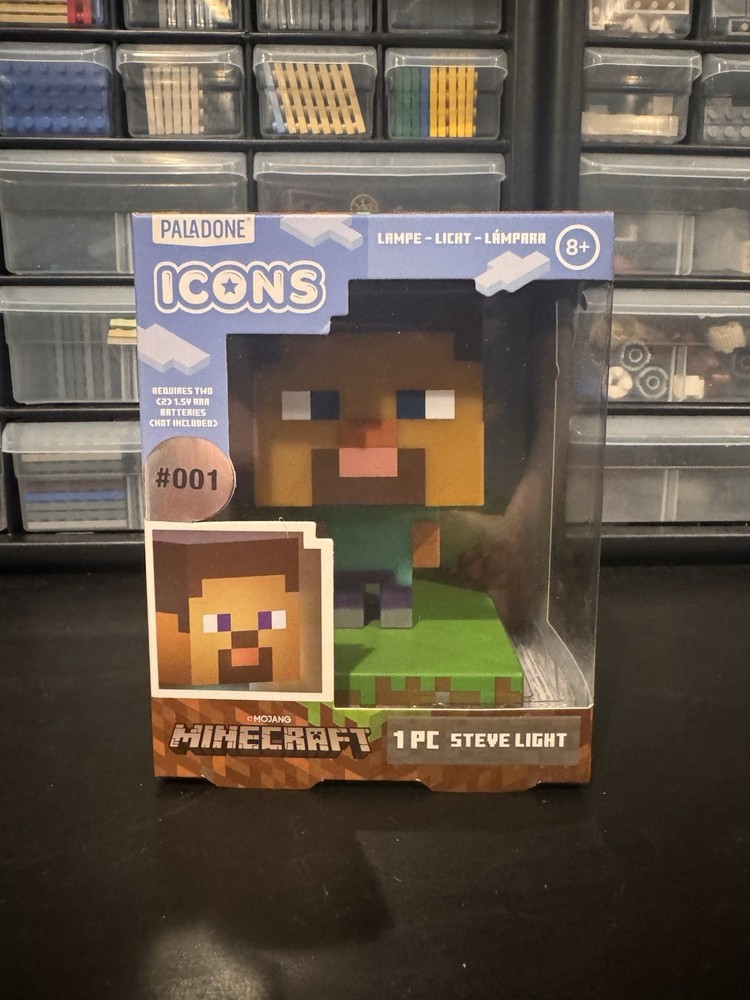 Mojang Minecraft ICONS Series 1 STEVE Light Up Collectible 3D Figure #001