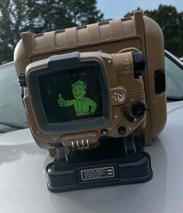 Pip-Boy 3000 Mk IV Collectible Replica Fallout 4 Vault Boy Stand Case Manual