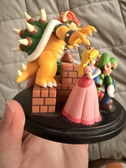 2010 Club Nintendo Super Mario Brothers Figurine Scene Statue