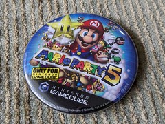 Mario Party 5 Nintendo GameCube Promotional Pushback Button Pin Brand New