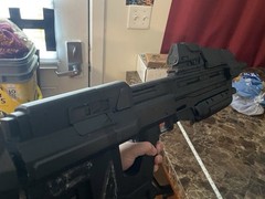 Halo Reach assault rifle lifesized plastic toy prop for cosplay or display
