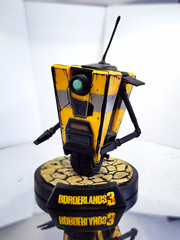 Borderlands 3 Claptrap Figure Statue w/ Display Base Borderlands Loose No Box