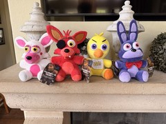 Lot Of 4 2016 Funko FNAF Plush : Mangle, Foxy, Chica, Bonnie
