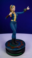 Fallout Modern Icons Vault Girl 9-Inch Statue #7 – ThinkGeek Exclusive
