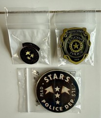 RESIDENT EVIL-S.T.A.R.S. Glossy Vintage BUTTON & Badge LAPEL PIN-Raccoon Police