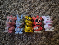 Five Nights at Freddy’s Mini Figure Lot 2016 – Foxy Bonnie Golden Freddy