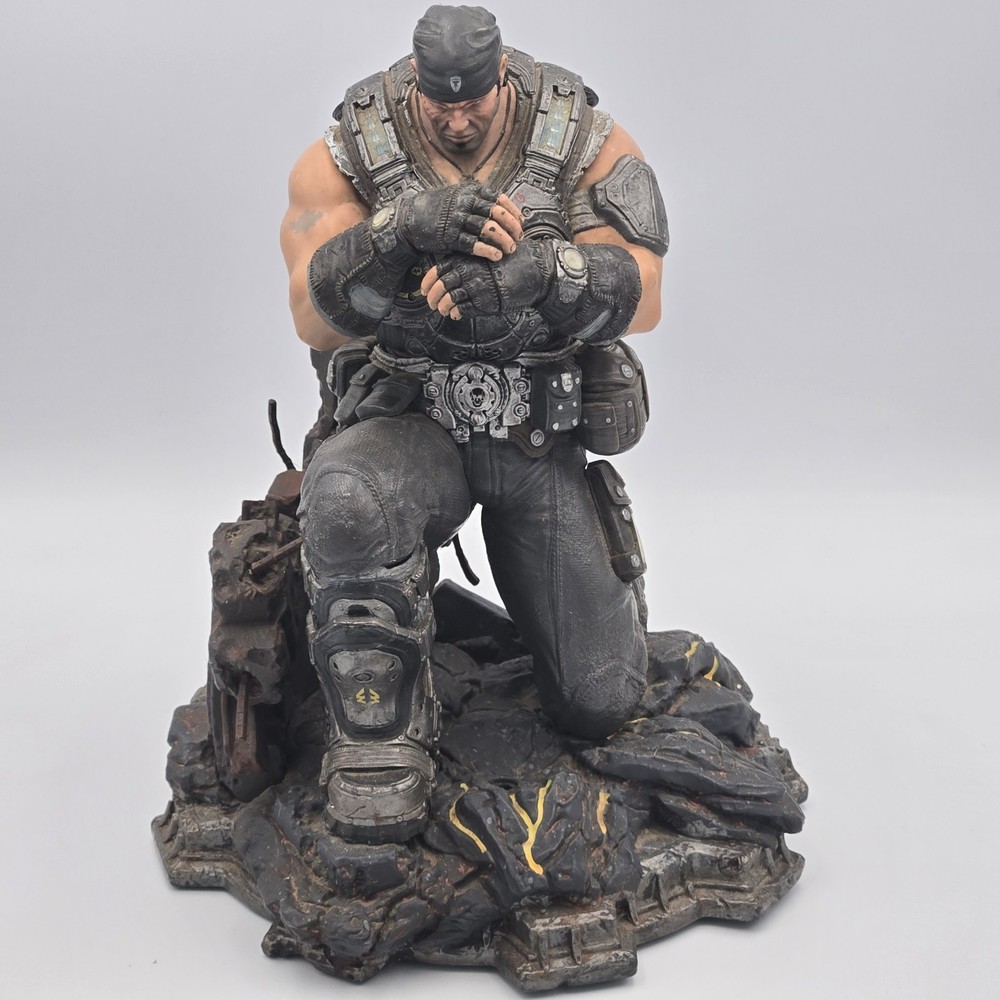 Epic Game Gears of War 3 Marcus Fenix Figure Limited Edition Statue NO GUN