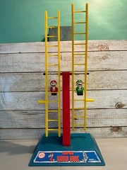 1989 Tiger Nintendo Super Mario Bros. Ladder Race Game Inv-1208