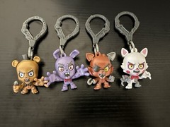 JUST TOYS INTL 2015 FIVE NIGHTS AT FREDDYS METALLIC HANGERS LOT OF 4 FIGURES