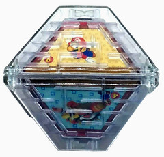 Super Mario Bros Vtg. 1997 8-Sided Plastic Double Sided Pyramid Maze Puzzle Game