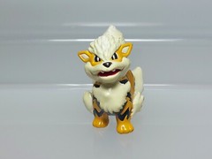 Arcanine (Old Color ver) Pokemon Monster Collection Figure Tomy Japan M04 1.8in